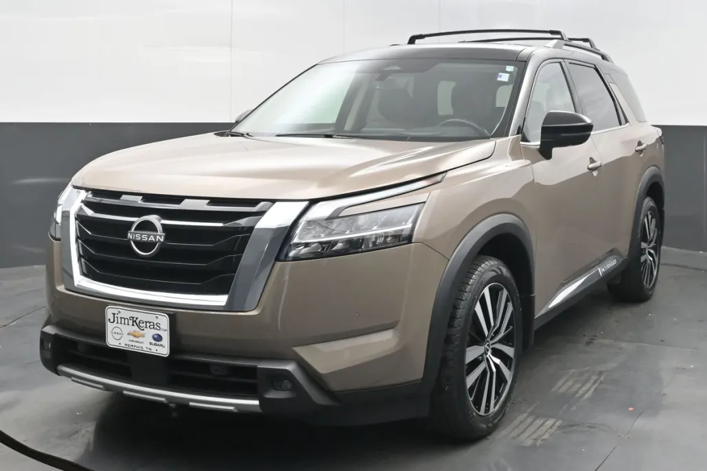 2023 Nissan Pathfinder Platinum photo 1