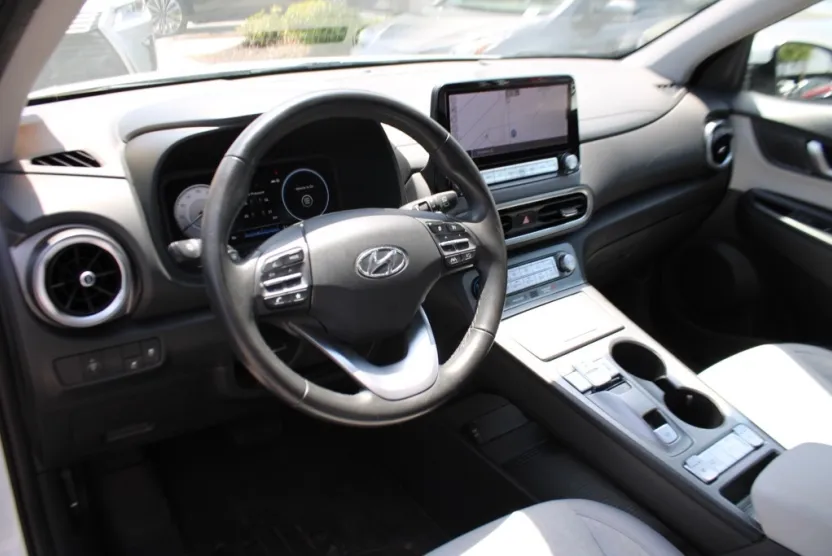 2023 Hyundai Kona Electric SEL photo 1