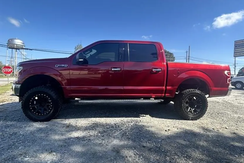 2019 Ford F-150 XLT photo 1