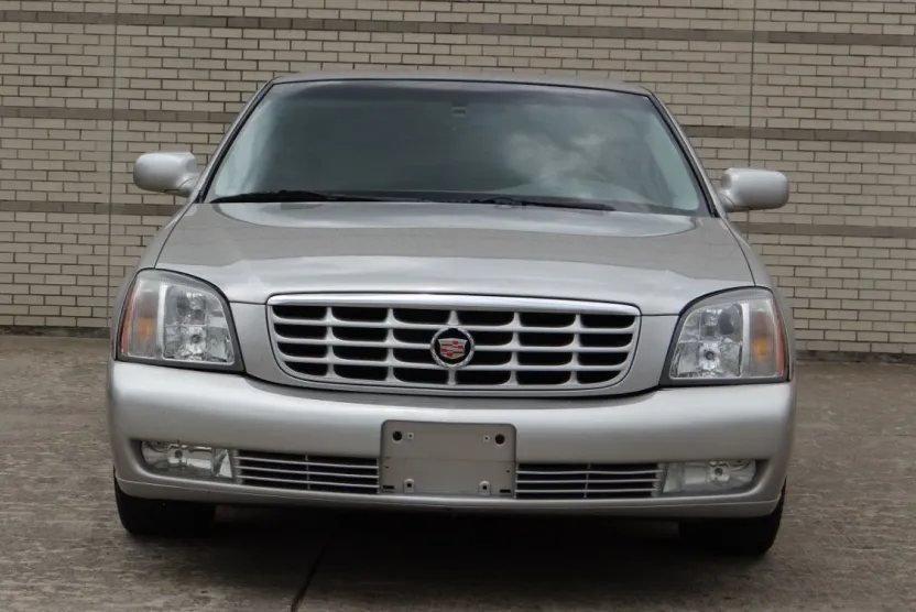 2005 Cadillac DeVille DTS photo 1