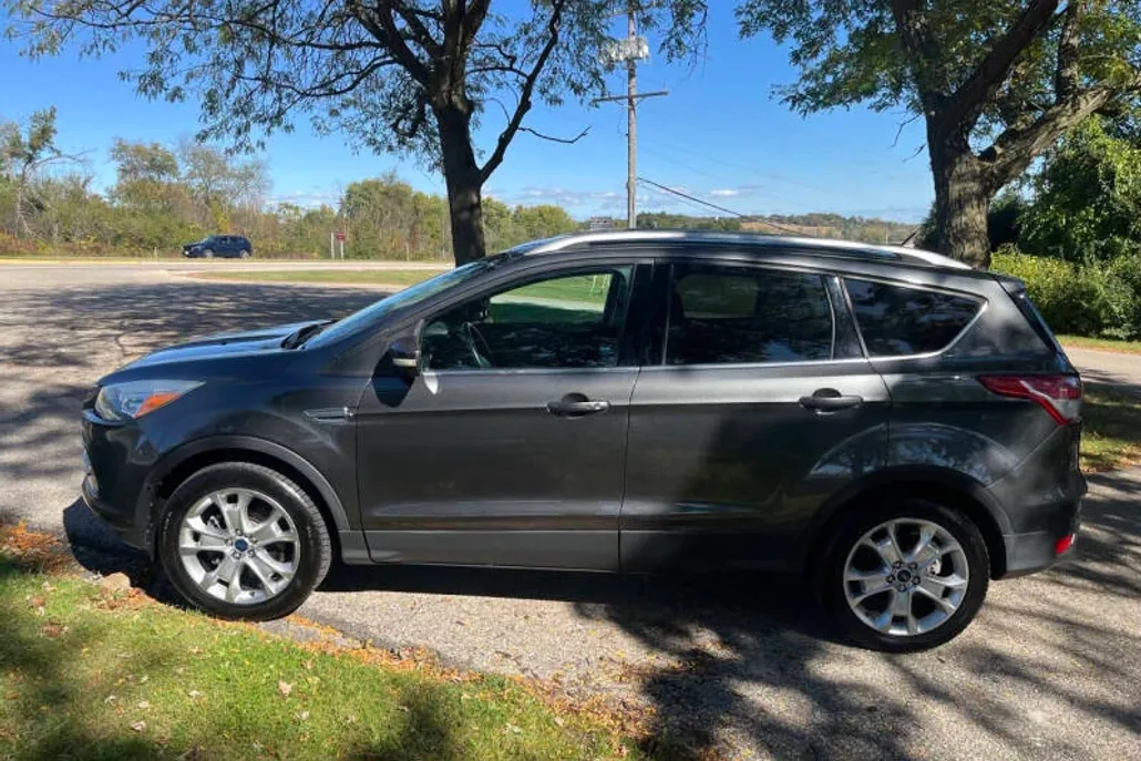2016 Ford Escape Titanium photo 1