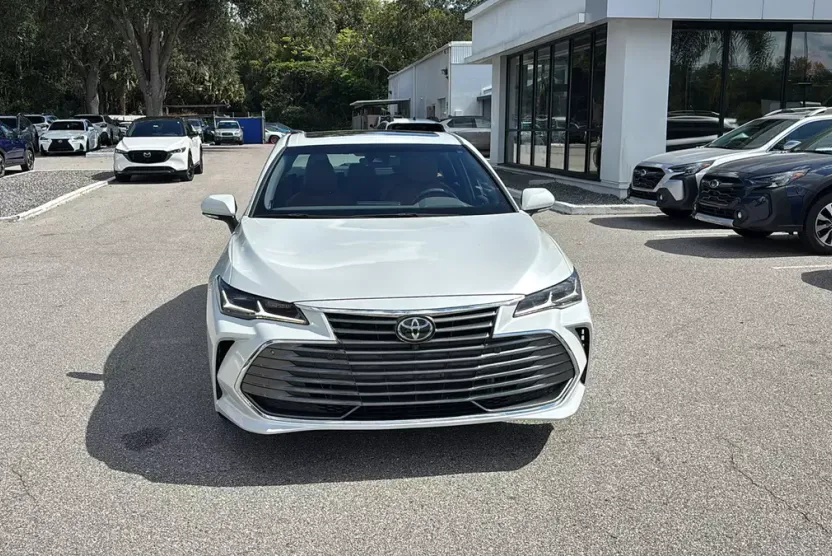 2020 Toyota Avalon Limited photo 1
