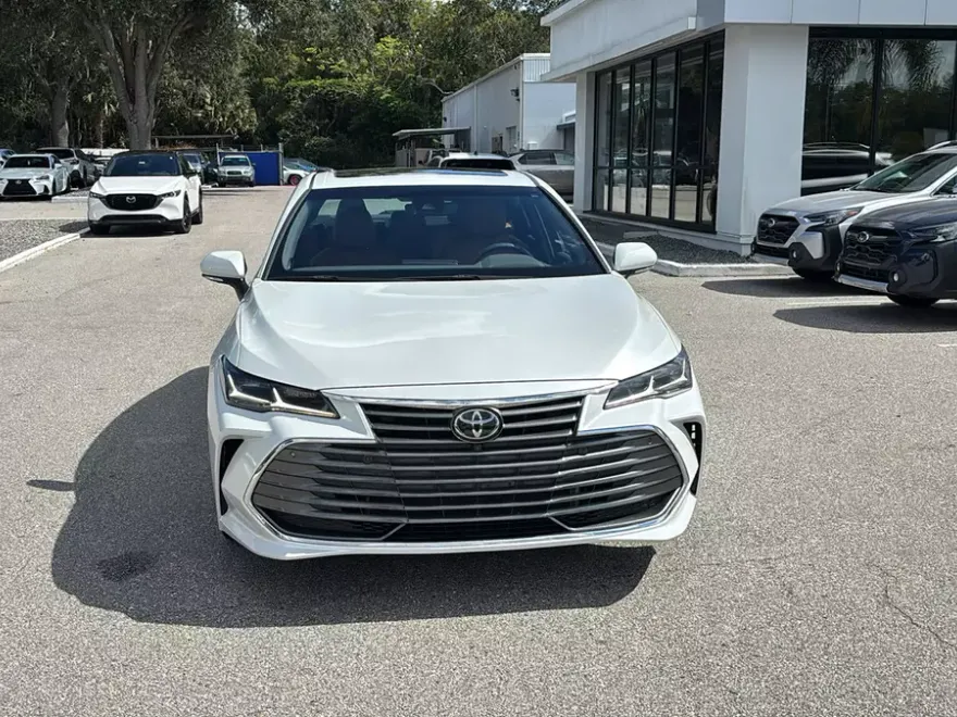 2020 Toyota Avalon Limited photo 1