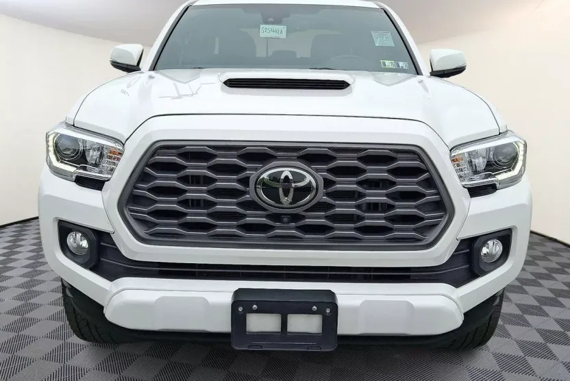 2023 Toyota Tacoma TRD Sport 4x4 photo 1