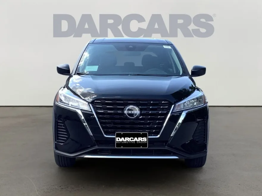 2025 Nissan Kicks Play S photo 1