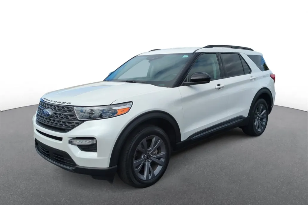 2022 Ford Explorer XLT photo 1