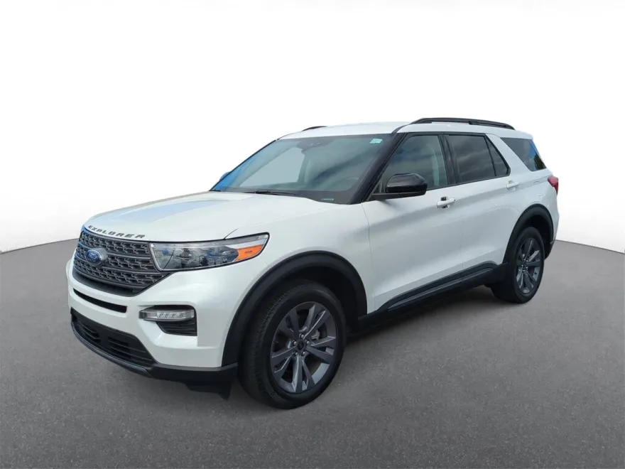 2022 Ford Explorer XLT photo 1