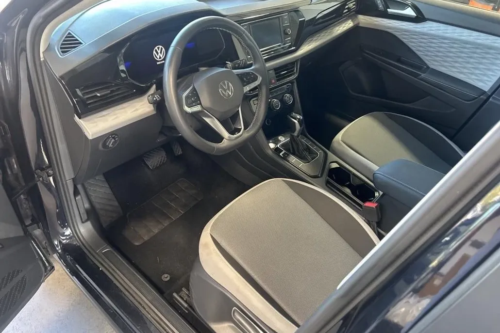 2024 Volkswagen Taos S photo 1