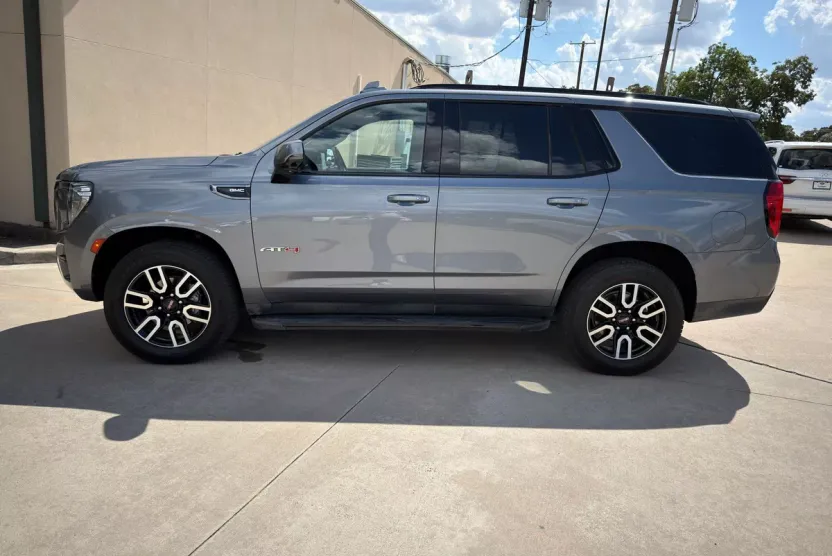 2021 Gmc Yukon AT4 photo 1