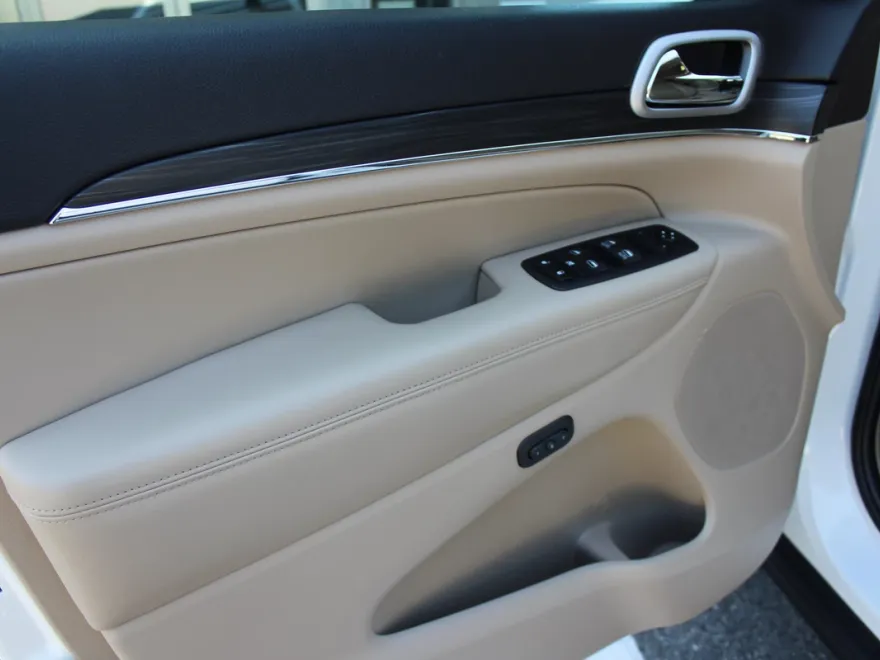 2020 Jeep Grand Cherokee Limited photo 1