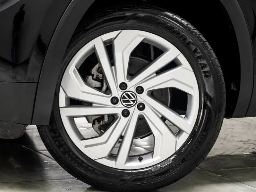 2020 Volkswagen Atlas Cross Sport V6 SEL photo 1