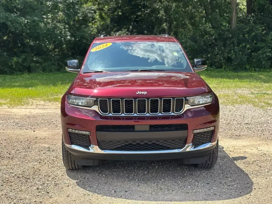 2024 Jeep Grand Cherokee Limited photo 1