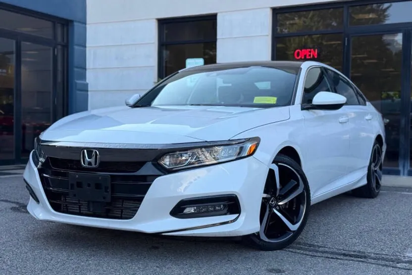 2019 Honda Accord Sport photo 1