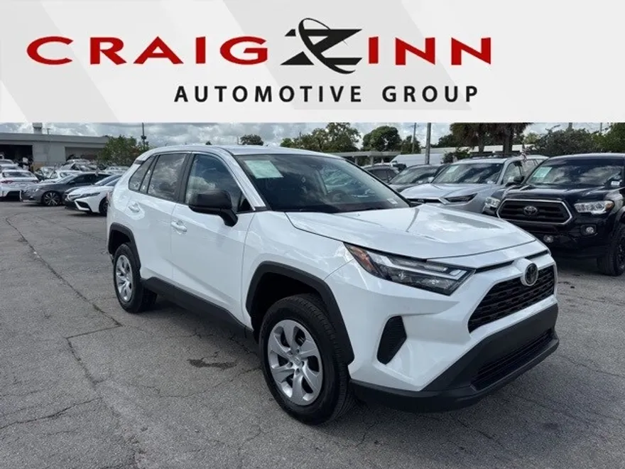 2023 Toyota RAV4 LE photo 1