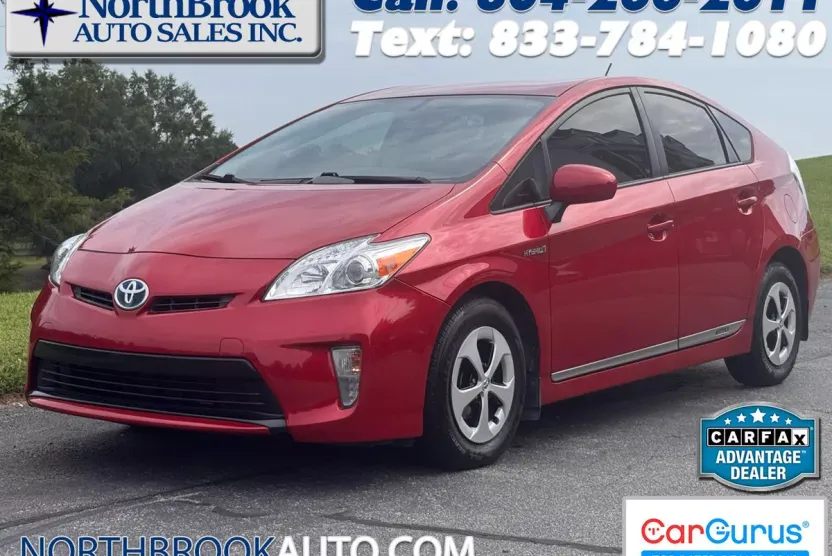 2012 Toyota Prius Three Touring photo 1