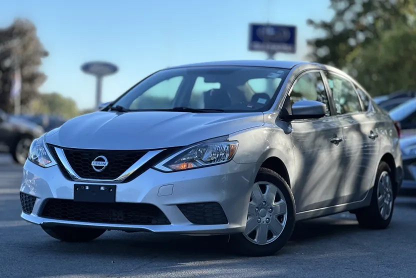 2016 Nissan Sentra SV photo 1