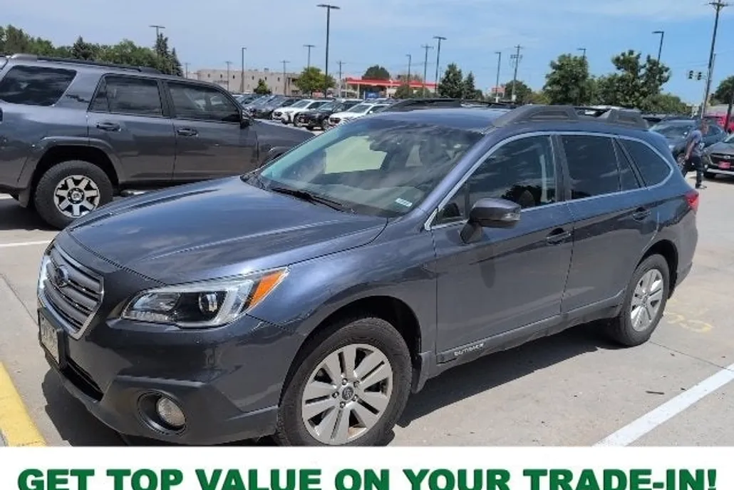 2017 Subaru Outback Premium photo 1