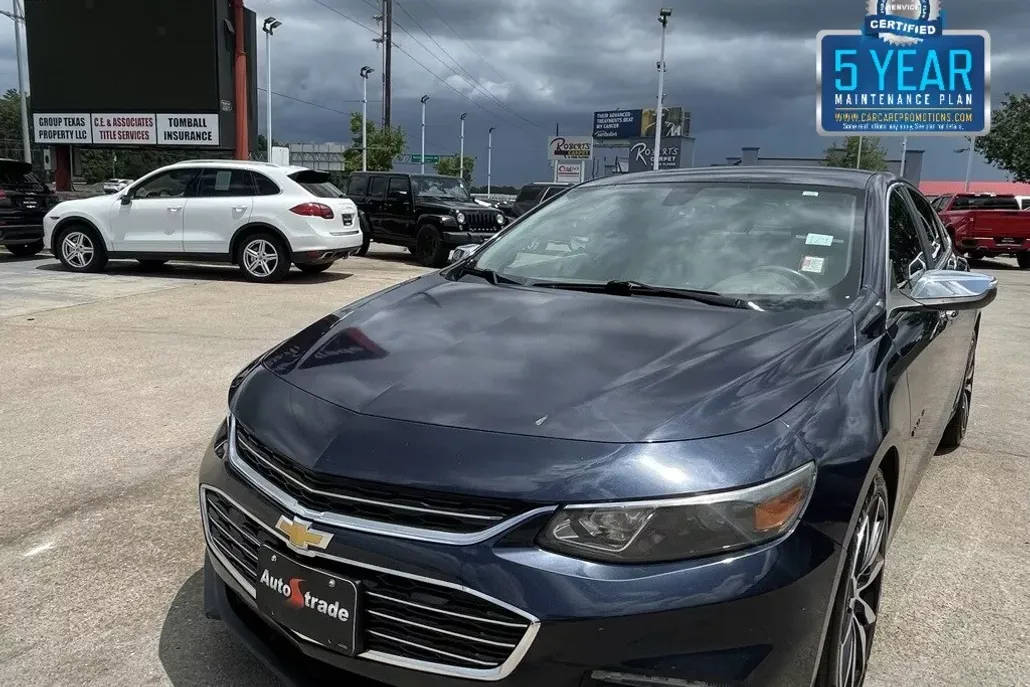 2017 Chevrolet Malibu 1LT photo 1