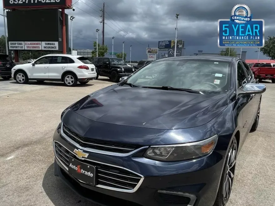 2017 Chevrolet Malibu 1LT photo 1