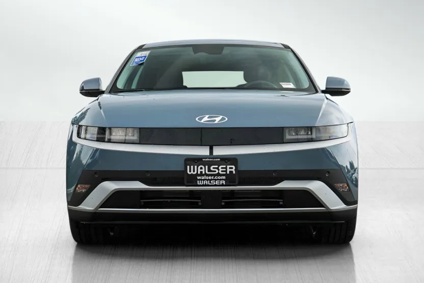 2025 Hyundai Ioniq 5 SE photo 1