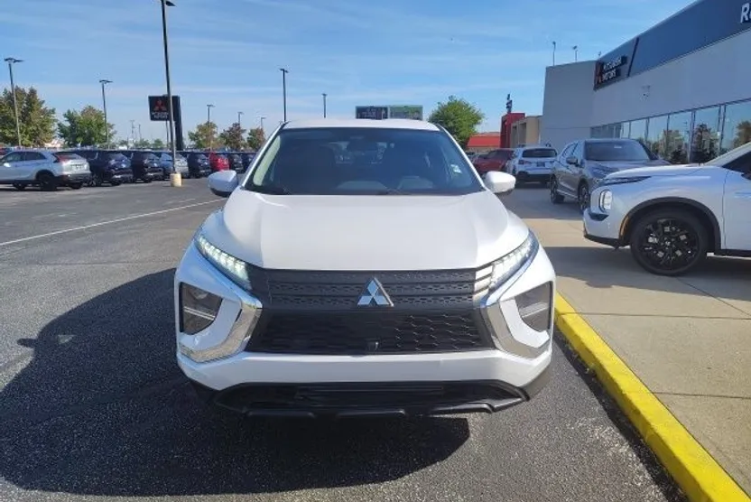 2022 Mitsubishi Eclipse Cross ES photo 1
