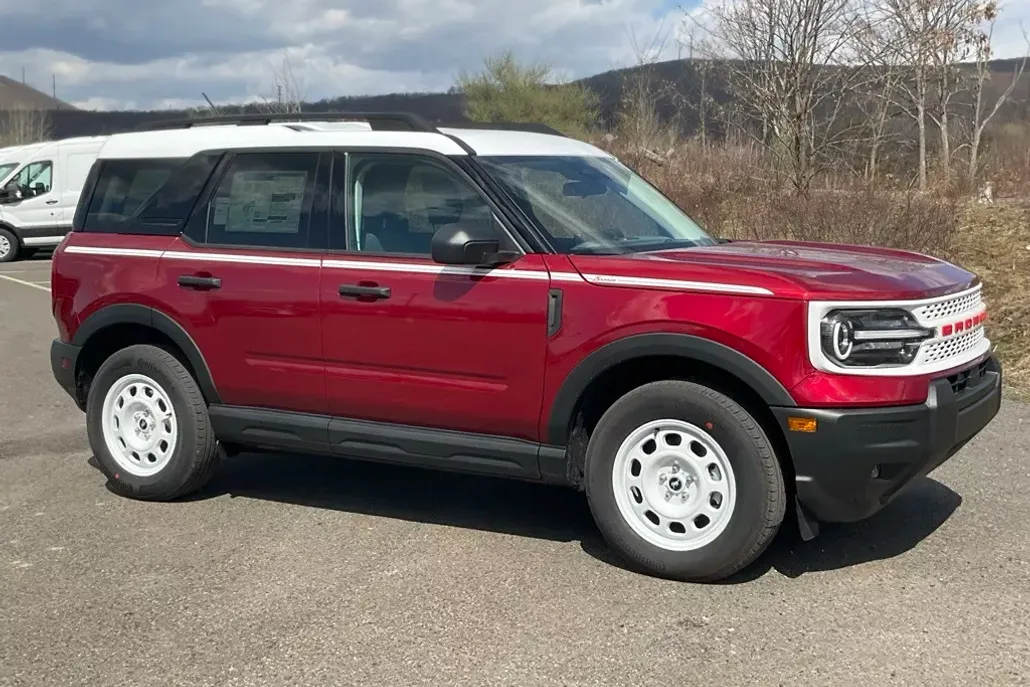 2025 Ford Bronco Sport Heritage photo 1