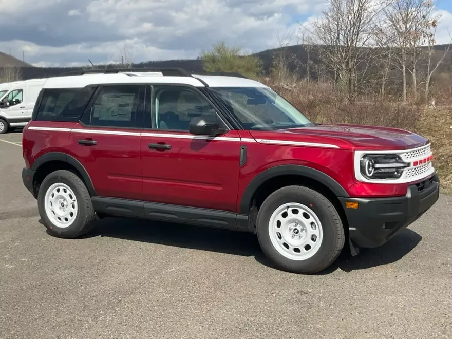 2025 Ford Bronco Sport Heritage photo 1