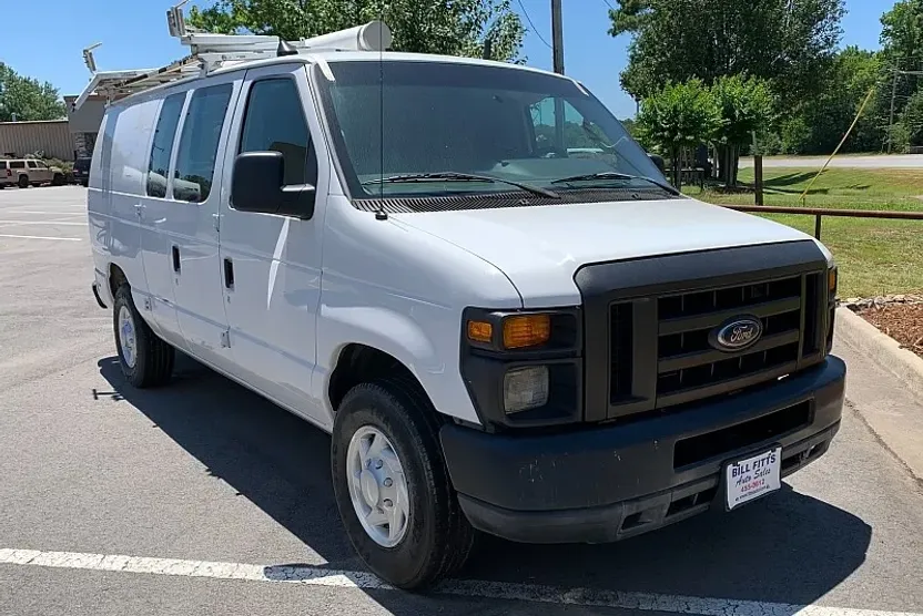 2010 Ford E-250 photo 1