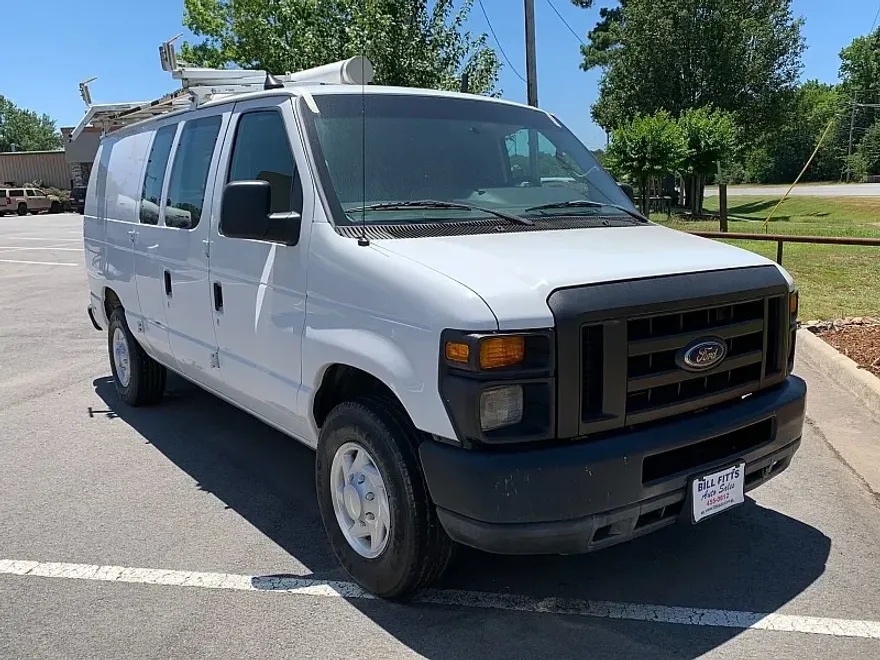 2010 Ford E-250 photo 1