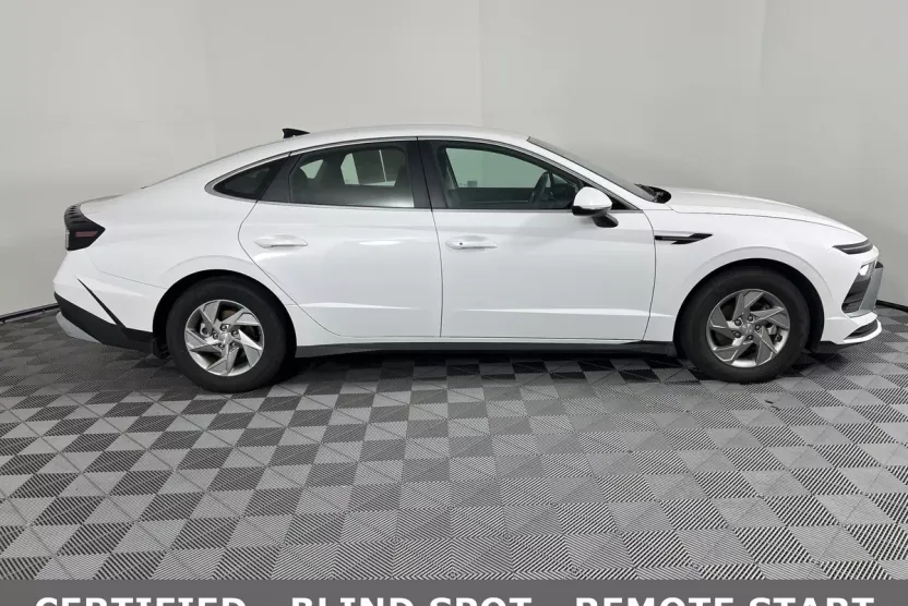 2025 Hyundai Sonata SE photo 1
