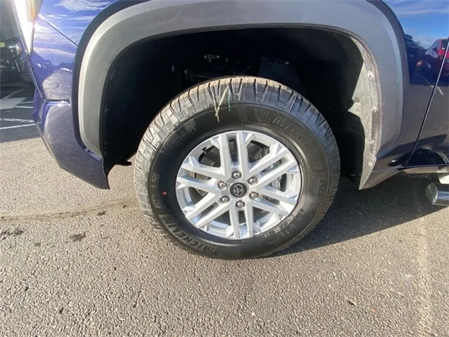 2024 Toyota Tundra SR5 photo 1