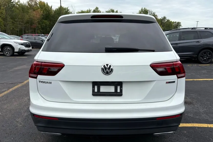 2019 Volkswagen Tiguan S photo 1