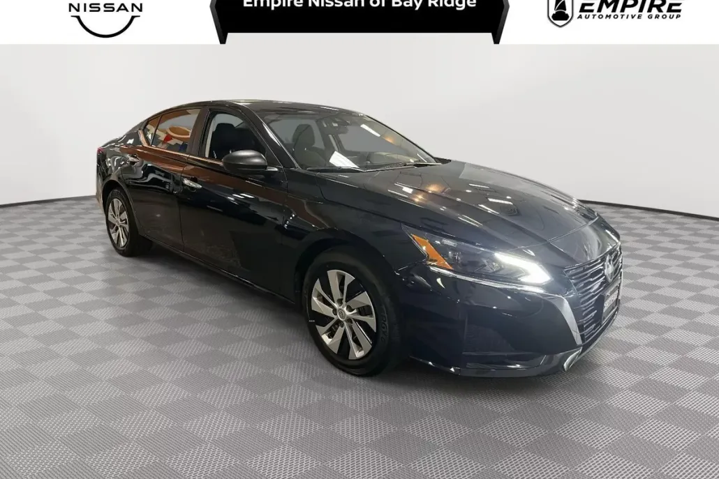 2025 Nissan Altima S photo 1