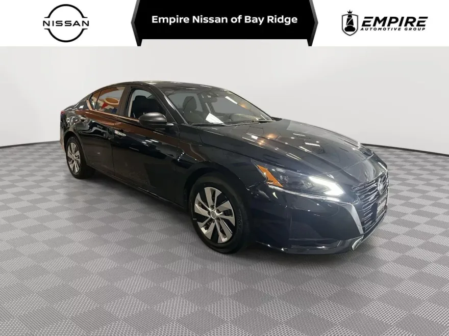 2025 Nissan Altima S photo 1