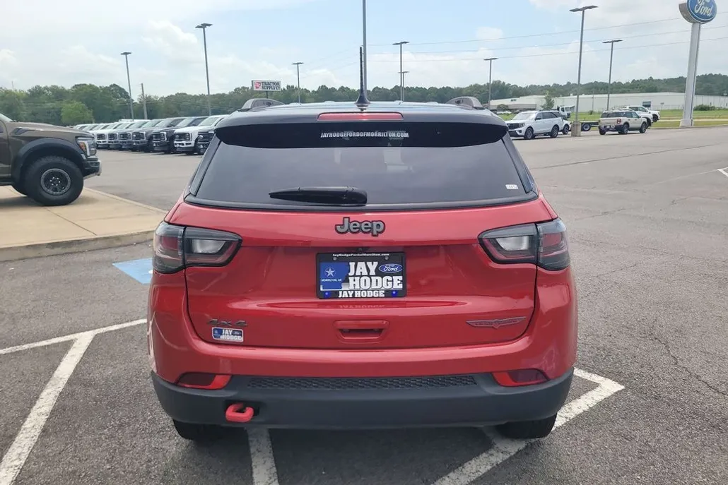 2023 Jeep Compass Trailhawk photo 1