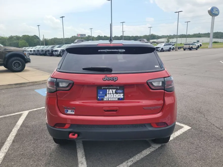 2023 Jeep Compass Trailhawk photo 1