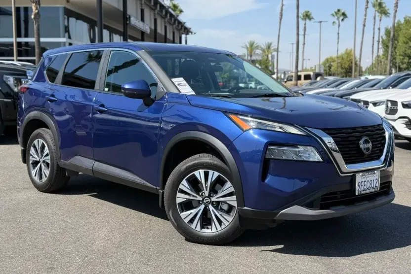 2023 Nissan Rogue SV photo 1