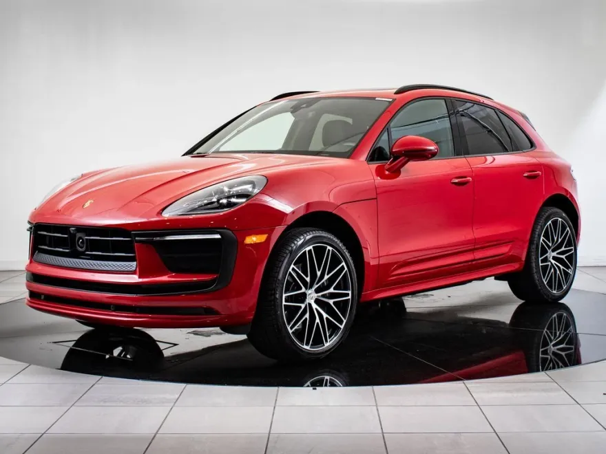2025 Porsche Macan T photo 1