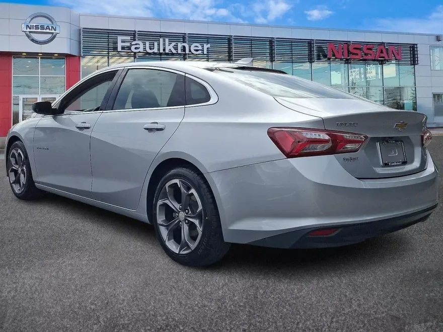 2021 Chevrolet Malibu 1LT photo 1