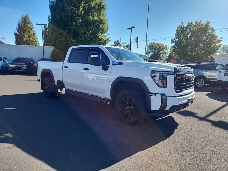 2024 Gmc Sierra HD AT4 photo 1