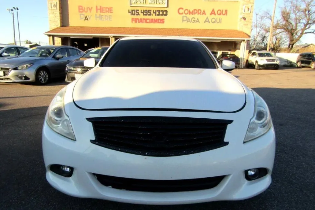 2010 Infiniti Q50 photo 1