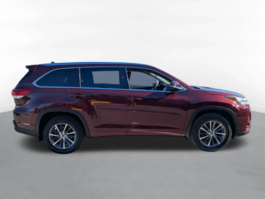 2018 Toyota Highlander XLE photo 1