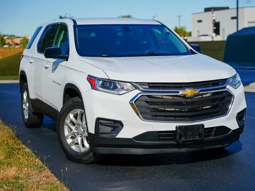 2020 Chevrolet Traverse LS photo 1
