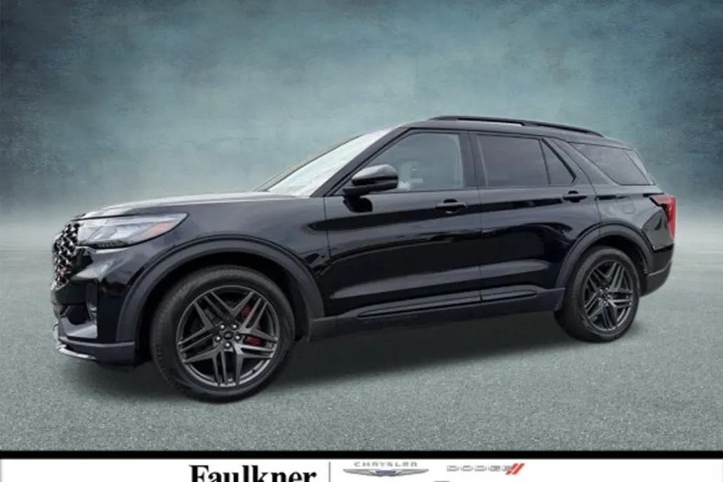 2025 Ford Explorer ST photo 1
