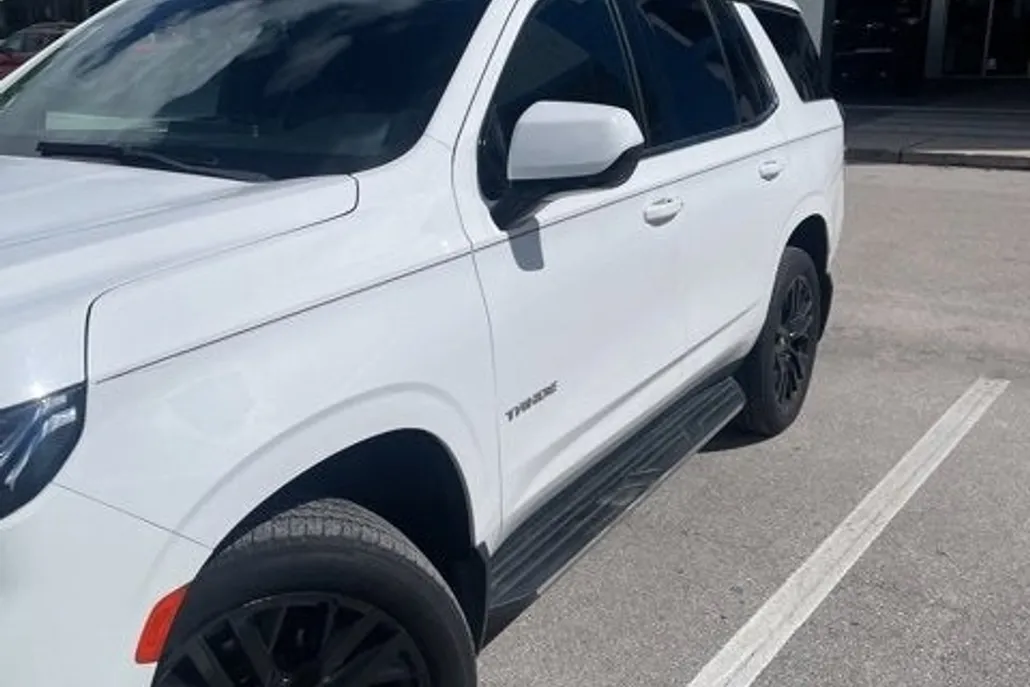 2021 Chevrolet Tahoe LT photo 1