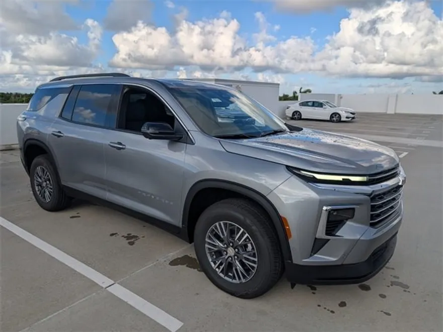 2026 Chevrolet Traverse 1LT photo 1
