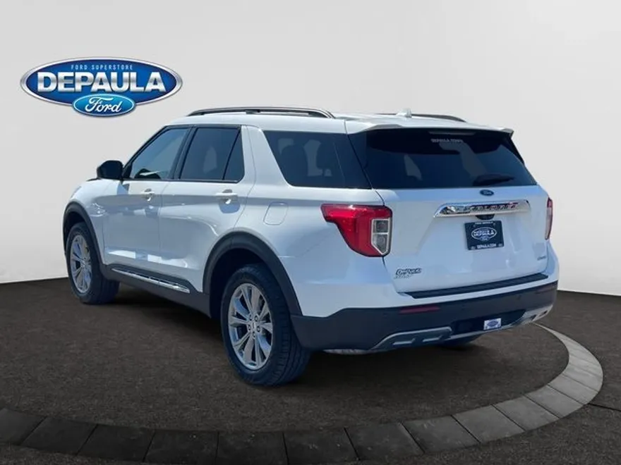 2023 Ford Explorer XLT photo 1