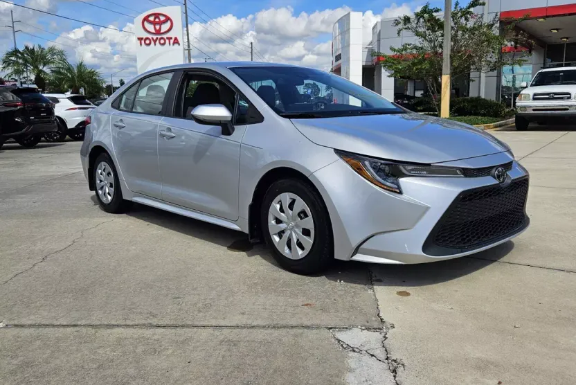 2020 Toyota Corolla L photo 1