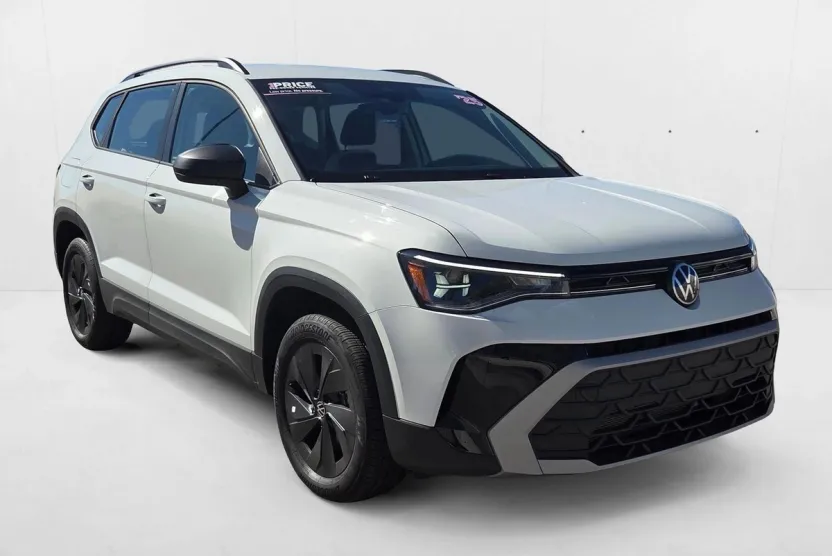 2025 Volkswagen Taos S photo 1