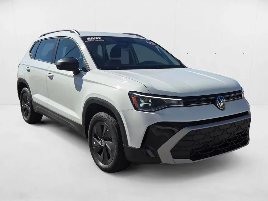 2025 Volkswagen Taos S photo 1